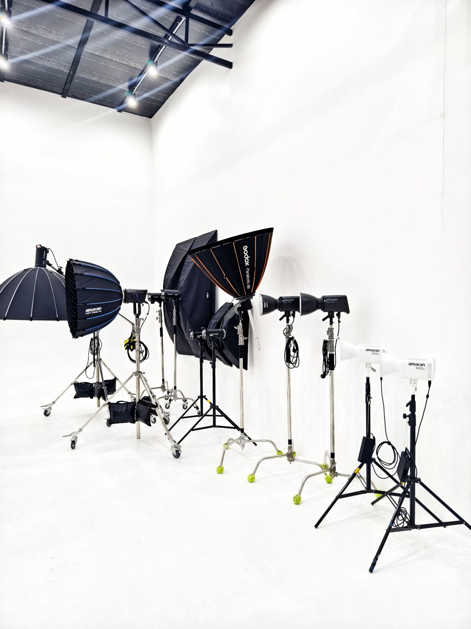 บรรยากาศและผลงานถ่ายภาพภายใน YOTHIN STUDIO 10