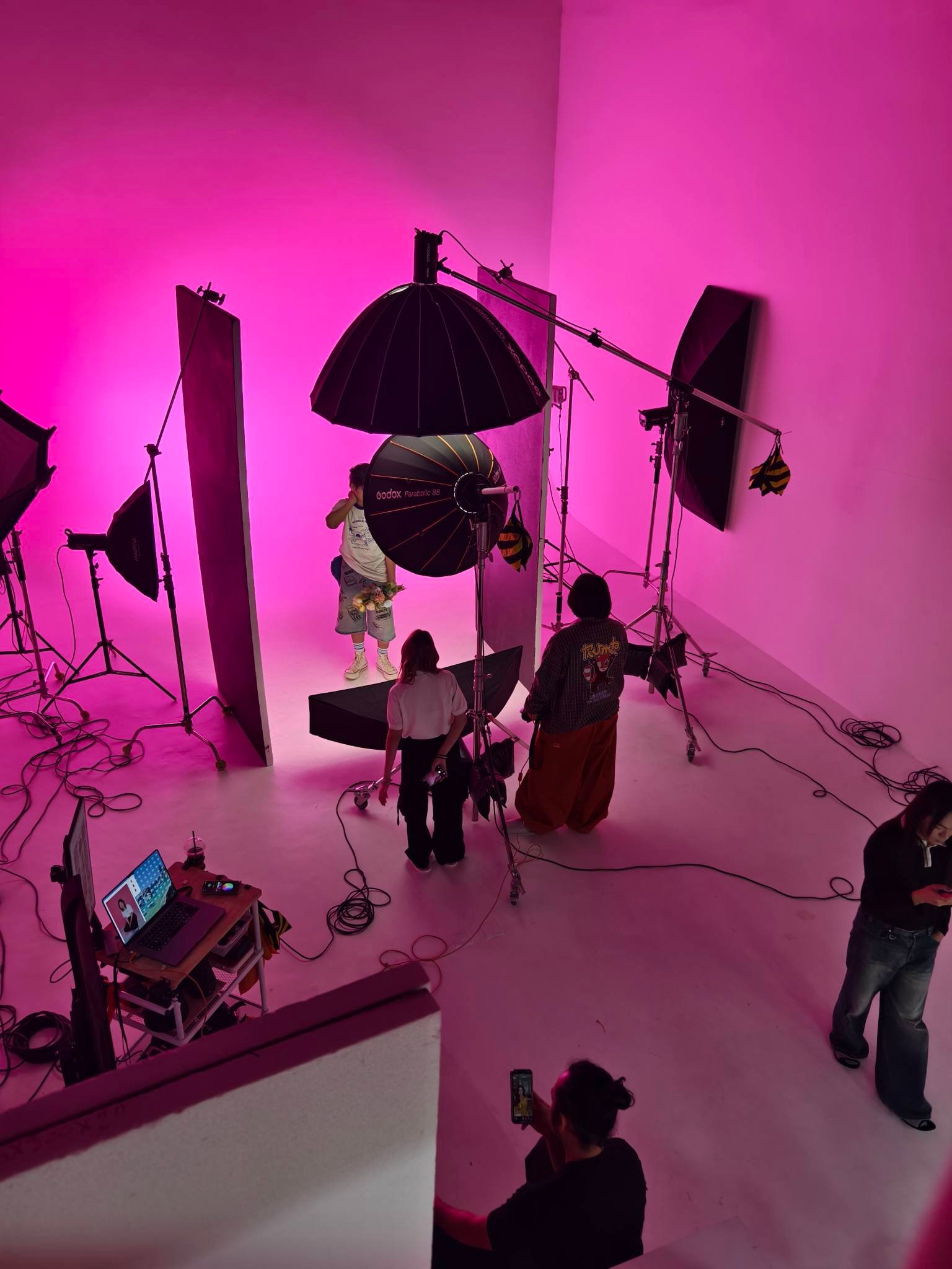 บรรยากาศและผลงานถ่ายภาพภายใน YOTHIN STUDIO 14