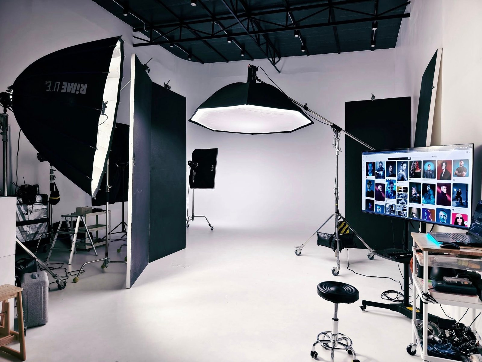 บรรยากาศและผลงานถ่ายภาพภายใน YOTHIN STUDIO 4