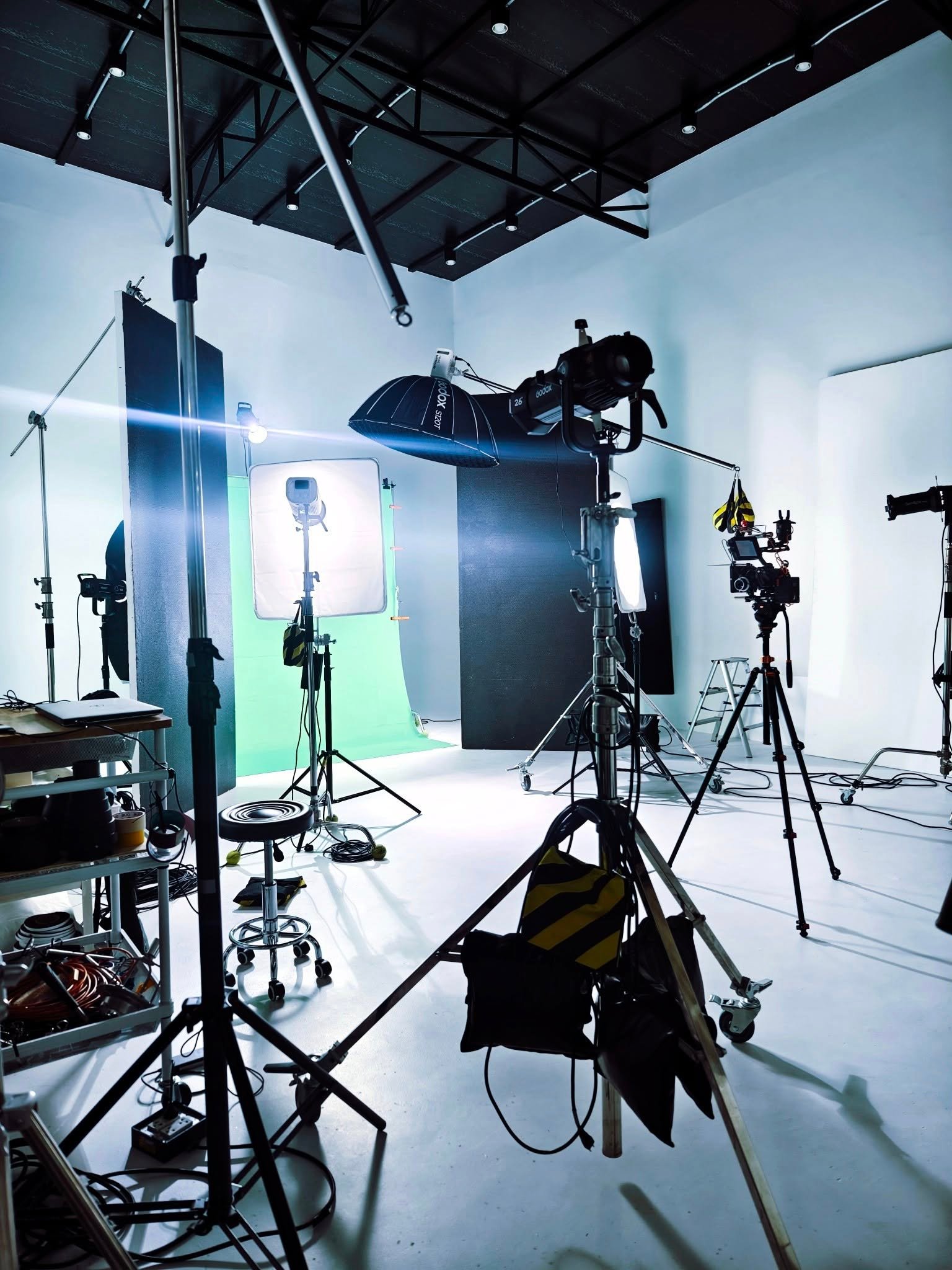 บรรยากาศและผลงานถ่ายภาพภายใน YOTHIN STUDIO 6