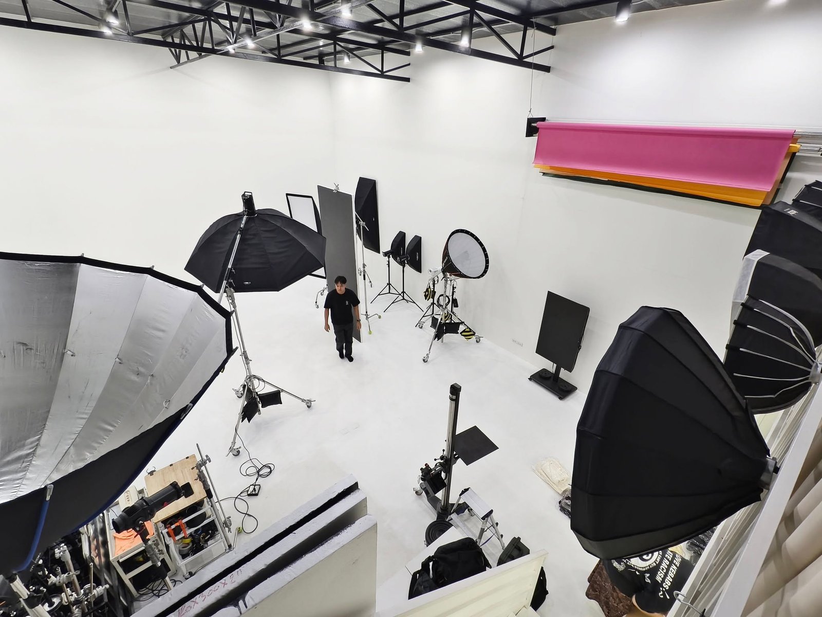 บรรยากาศและผลงานถ่ายภาพภายใน YOTHIN STUDIO 8